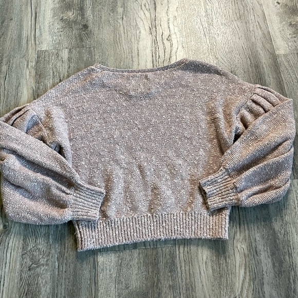 Abercrombie& Fitch Women’s Cropped Balloon Sleeve Crewneck Sweater, size XS - Picture 1 of 10
